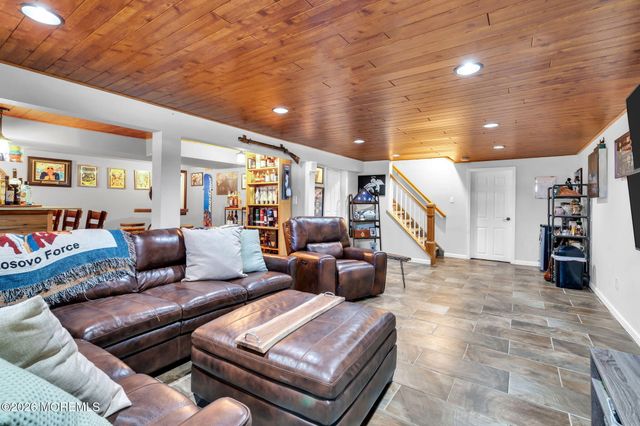 4 Meadowbrook Drive, Howell, NJ 07731