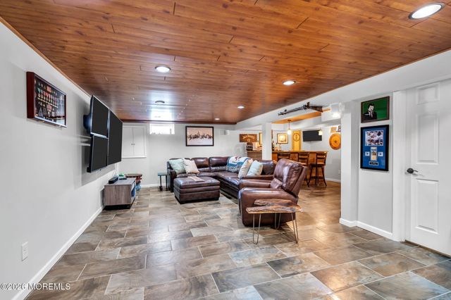 4 Meadowbrook Drive, Howell, NJ 07731