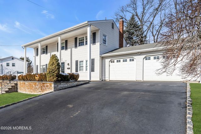 4 Meadowbrook Drive, Howell, NJ 07731
