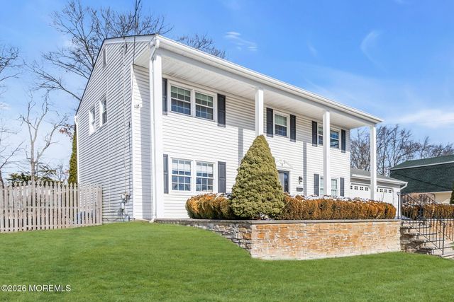 4 Meadowbrook Drive, Howell, NJ 07731