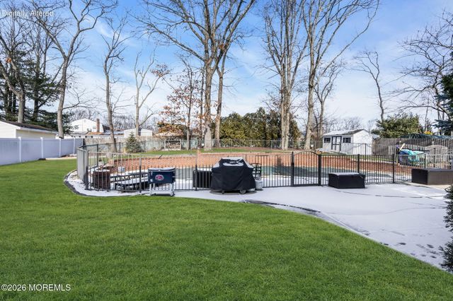 4 Meadowbrook Drive, Howell, NJ 07731