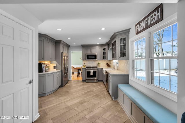 4 Meadowbrook Drive, Howell, NJ 07731