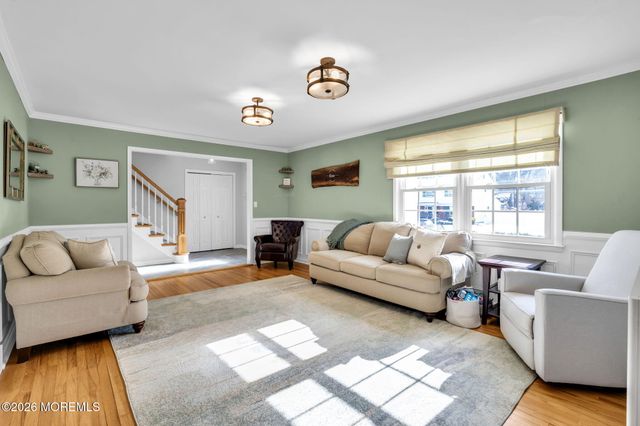 4 Meadowbrook Drive, Howell, NJ 07731