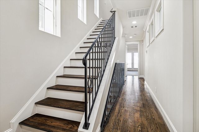 5025 Augusta Street, Houston, TX 77007