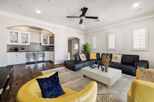 5025 Augusta Street, Houston, TX 77007