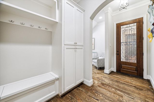 5025 Augusta Street, Houston, TX 77007