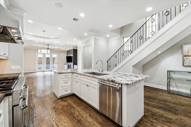 5025 Augusta Street, Houston, TX 77007