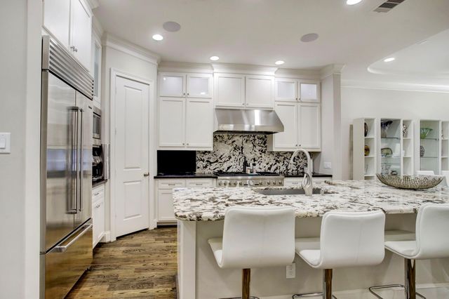 5025 Augusta Street, Houston, TX 77007