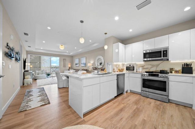 41 SW Seminole Street 205, Stuart, FL 34994
