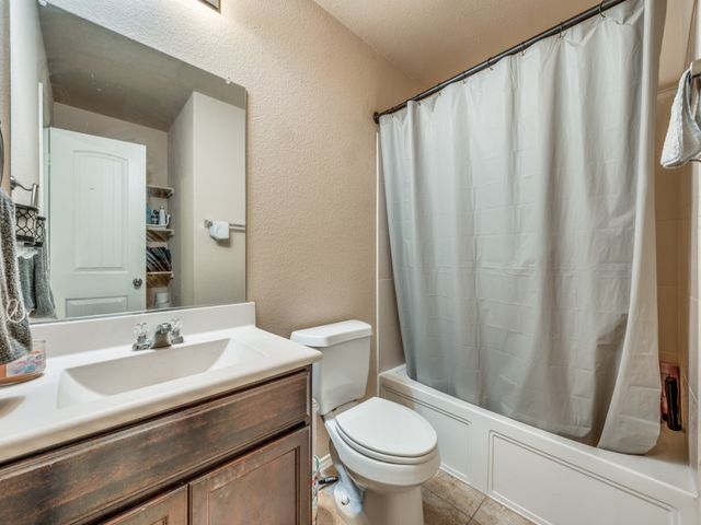 8924 Holliday Lane, Aubrey, TX 76227