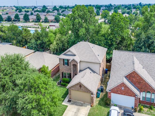8924 Holliday Lane, Aubrey, TX 76227
