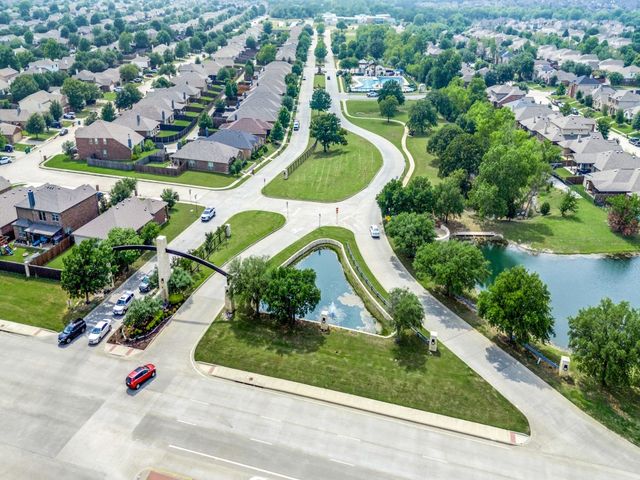 8924 Holliday Lane, Aubrey, TX 76227