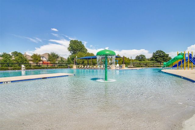 8924 Holliday Lane, Aubrey, TX 76227