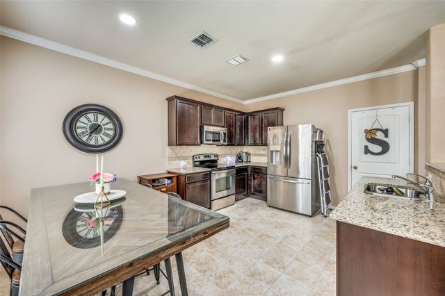 8924 Holliday Lane, Aubrey, TX 76227