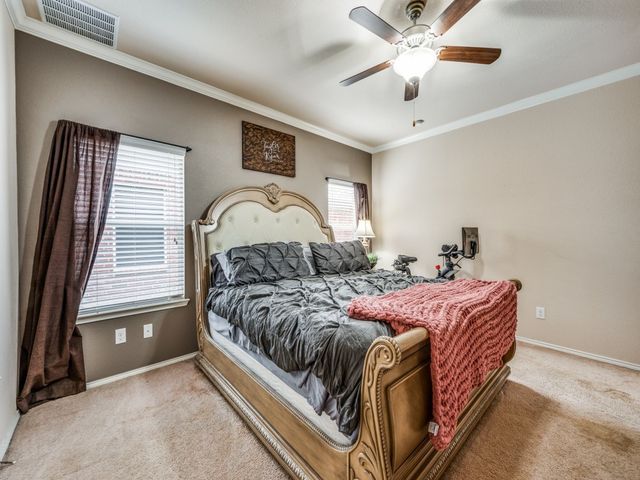 8924 Holliday Lane, Aubrey, TX 76227