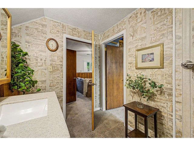 2421 34th Ave, Greeley, CO 80634