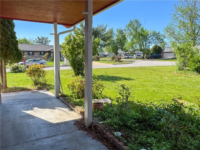 1725 S 15th Street, Rogers, AR 72758