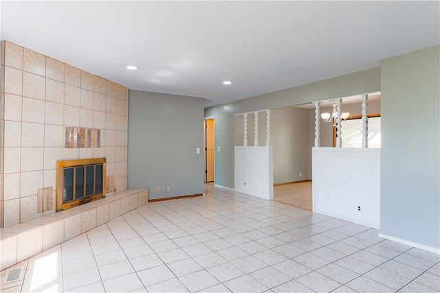1725 S 15th Street, Rogers, AR 72758