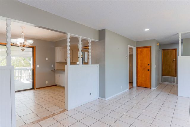 1725 S 15th Street, Rogers, AR 72758