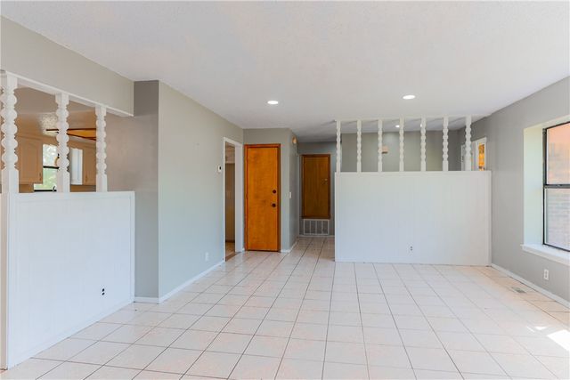 1725 S 15th Street, Rogers, AR 72758