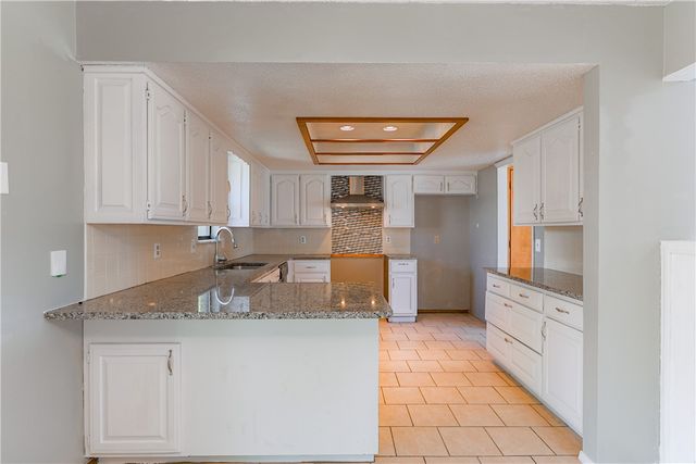 1725 S 15th Street, Rogers, AR 72758