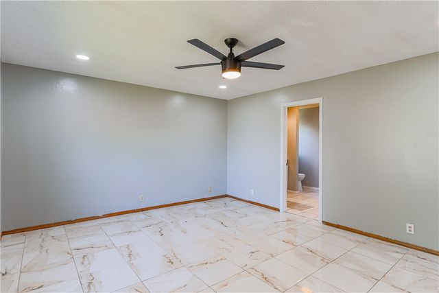 1725 S 15th Street, Rogers, AR 72758
