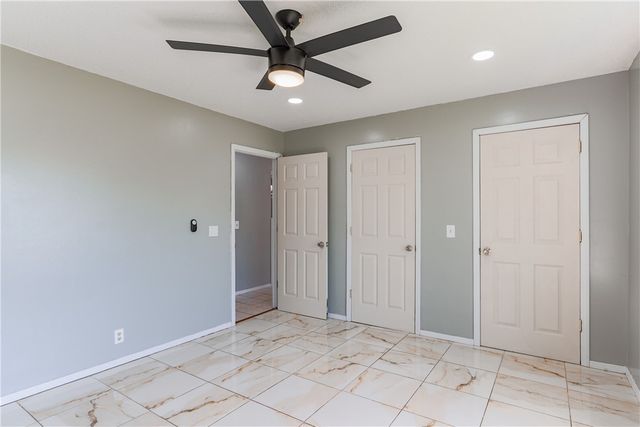 1725 S 15th Street, Rogers, AR 72758