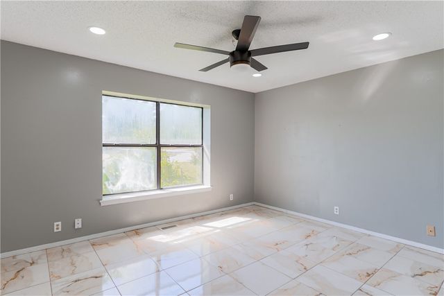 1725 S 15th Street, Rogers, AR 72758