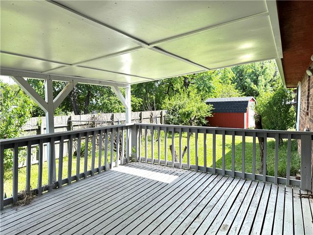 1725 S 15th Street, Rogers, AR 72758