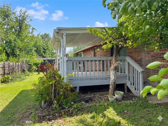 1725 S 15th Street, Rogers, AR 72758