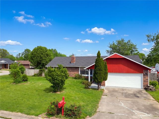 1725 S 15th Street, Rogers, AR 72758