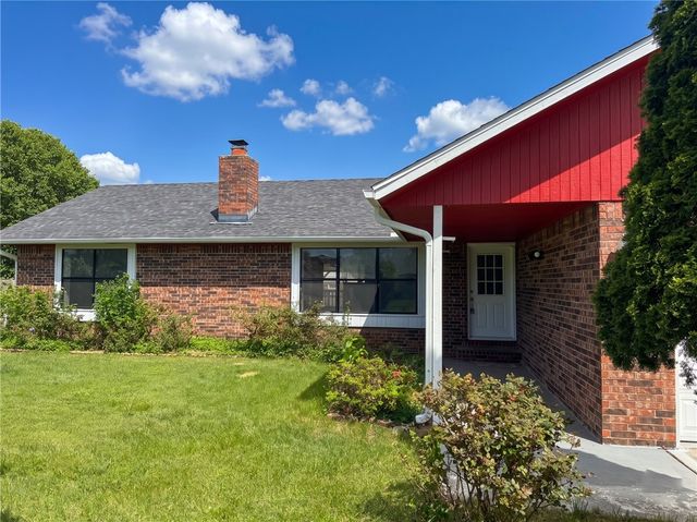 1725 S 15th Street, Rogers, AR 72758