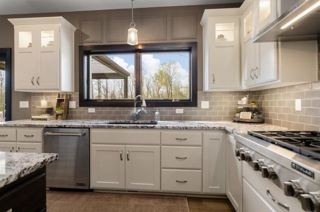 2631 MOOSE CREEK TRAIL, Suamico, WI 54313