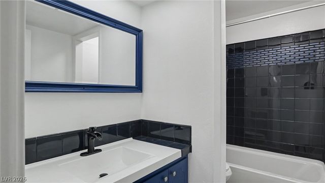 3753 Fairlawn Avenue, Las Vegas, NV 89121
