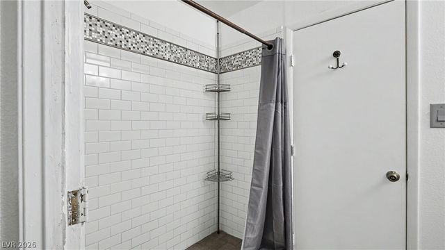 3753 Fairlawn Avenue, Las Vegas, NV 89121