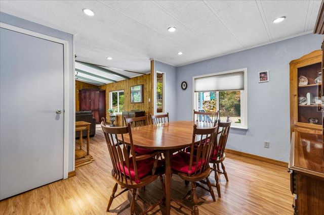 12863 Blue Jay Ct, Grass Valley, CA 95949