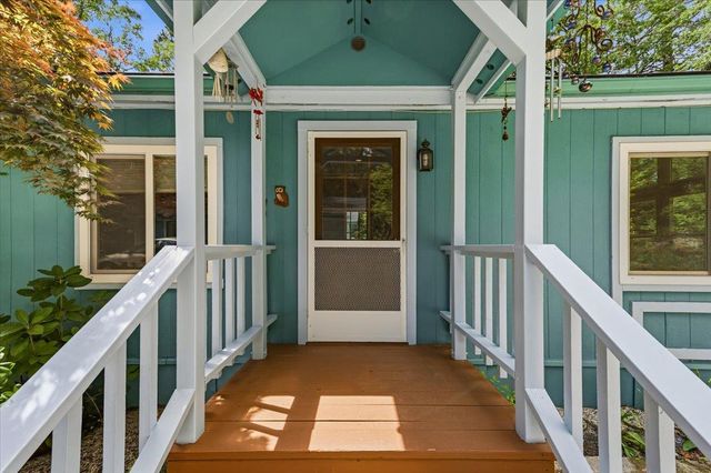 12863 Blue Jay Ct, Grass Valley, CA 95949