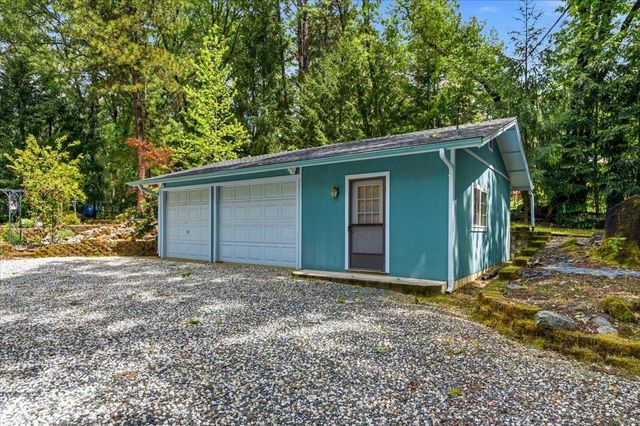 12863 Blue Jay Ct, Grass Valley, CA 95949
