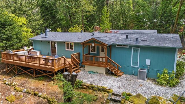 12863 Blue Jay Ct, Grass Valley, CA 95949