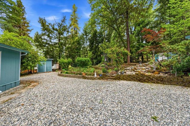12863 Blue Jay Ct, Grass Valley, CA 95949