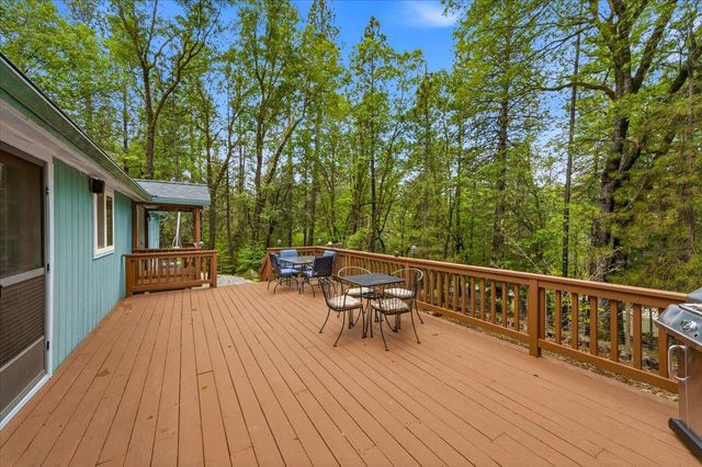 12863 Blue Jay Ct, Grass Valley, CA 95949