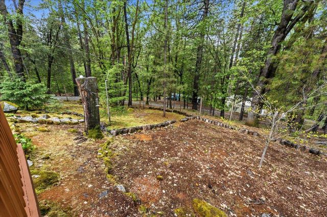 12863 Blue Jay Ct, Grass Valley, CA 95949