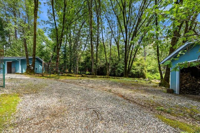 12863 Blue Jay Ct, Grass Valley, CA 95949