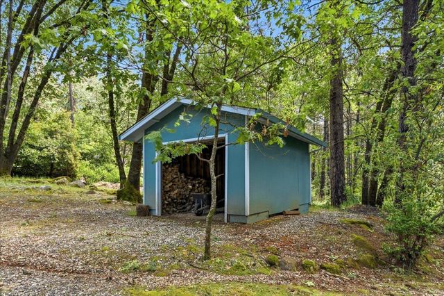 12863 Blue Jay Ct, Grass Valley, CA 95949