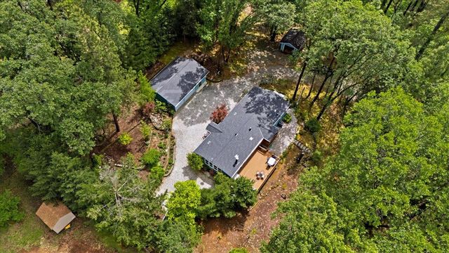 12863 Blue Jay Ct, Grass Valley, CA 95949