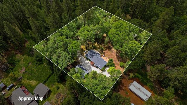 12863 Blue Jay Ct, Grass Valley, CA 95949