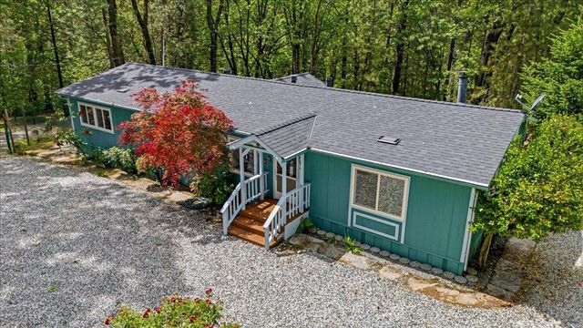 12863 Blue Jay Ct, Grass Valley, CA 95949