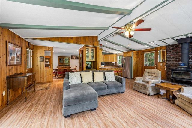 12863 Blue Jay Ct, Grass Valley, CA 95949