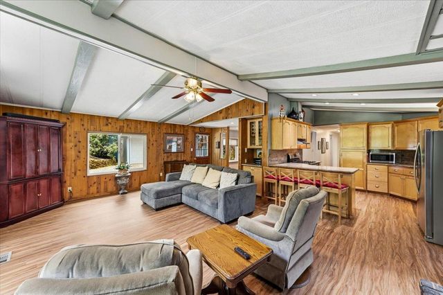 12863 Blue Jay Ct, Grass Valley, CA 95949