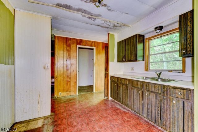 77 Sand Pond Rd, Hardyston Twp., NJ 07419
